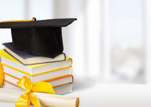 scholarship_banner-750x450